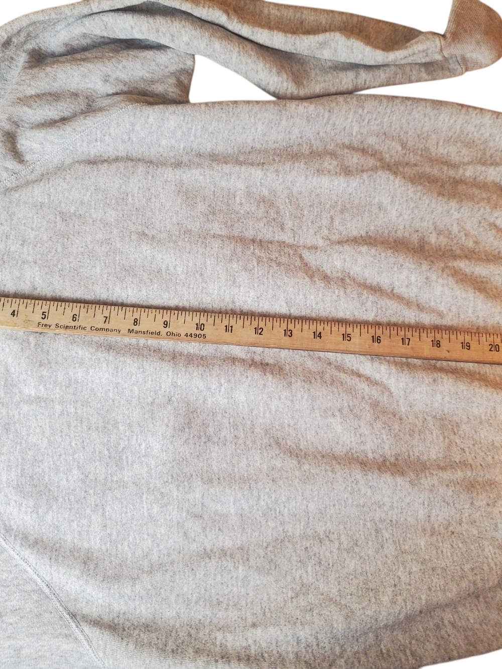 Virginia Tech Gray Crewneck Sweatshirt with Orange VT Emblem. LG. #356 - Picture 10 of 11